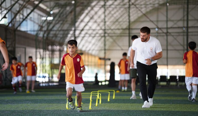 Energetic indoor soccer training with kids and coach, focusing on agility and teamwork. — Get More Popular with YouTu