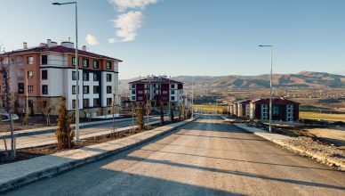 Quiet suburban street with modern apartments and a scenic view in Palu, Elazığ, Türkiye. — Venture into the Wild Adve