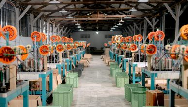 Spacious industrial hall with machinery and equipment for manufacturing. Ideal stock image for industry themes. — The Importa