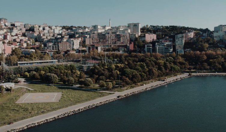 Aerial shot showcasing Istanbul's beautiful waterfront and urban landscape on a sunny day. — Why brands love to use Instagram